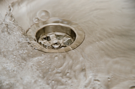 L’eau bouillante pour mettre fin aux bouchons